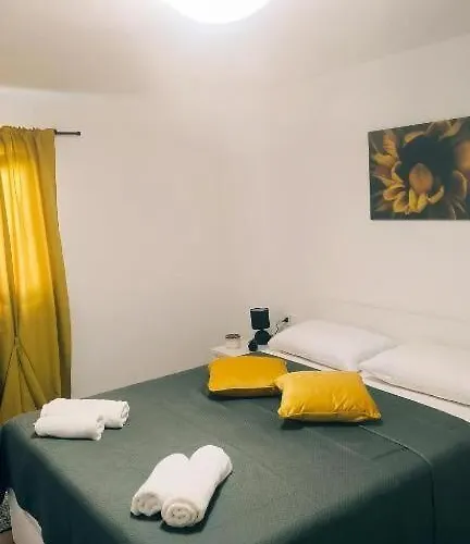 House Solis Nyaraló Banjol